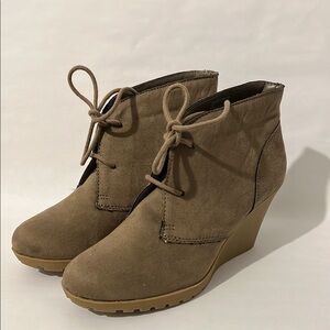 White Mountain Tan Suede Wedge Booties